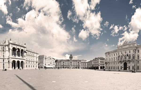 Scenic view of piazza unit d'italia in trieste, italy — Stock Photo, Image