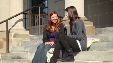 Öğrenciler Kütüphane