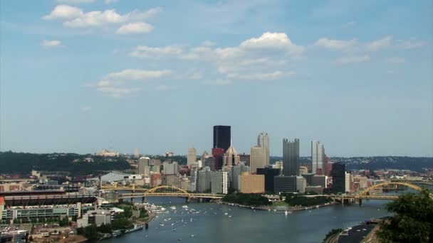 Zeitraffer der Skyline von Pittsburgh — Stockvideo