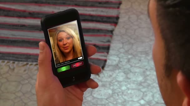 Video-Chat auf einem generischen, tragbaren Handgerät. — Stockvideo