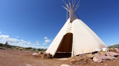 Hintli bir teepee.