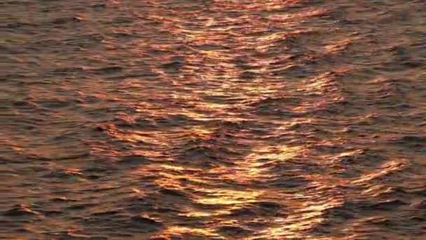 Západ slunce nad Atlantský oceán. — Stock video