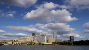 Pittsburgh şehir manzarası zaman atlamalı