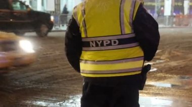 NYC polis memuru