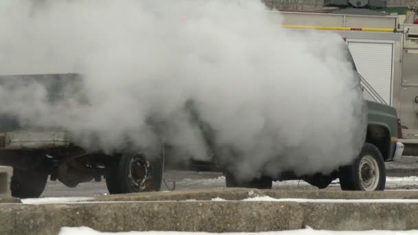 Spalanie samochodów ciężarowych — Wideo stockowe