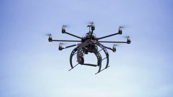 Unbemannte Drohne — Stockvideo