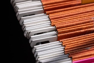 Dosya dolabına yerleştirilen belgelerin görünümünü kapat