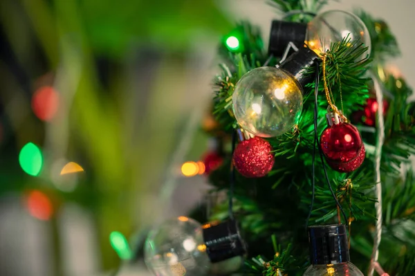 Luci Decorative Palle Pino Natale Capodanno Sfondo Vacanza — Foto Stock