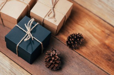 Noel ve Yeni Yıl için hediye kutusu