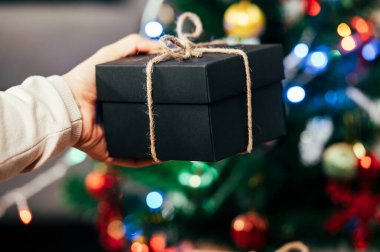 Noel ve Yeni Yıl için hediye kutusu