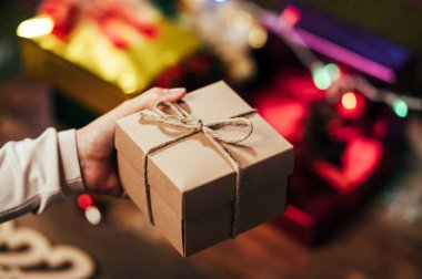 Noel ve Yeni Yıl için hediye kutusu