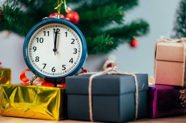 Noel ve Yeni Yıl için hediye kutusu