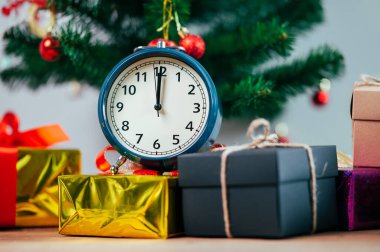 Noel ve Yeni Yıl için hediye kutusu