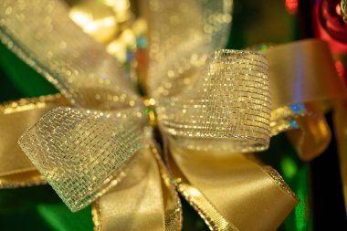 Yılbaşı sürprizi için hediye kutusu.