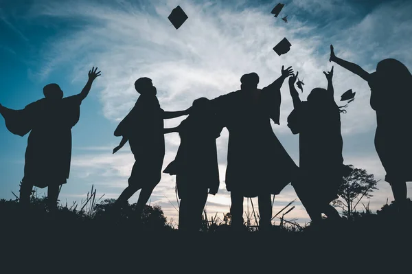 Siluetas Los Estudiantes Celebración Educación Graduación Éxito Del Estudiante Aprendizaje — Foto de Stock