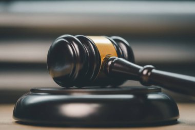 Tahta Yargıç tokmak hukuk konsepti eşitlik, adalet, sosyal yönetim mahkemesi