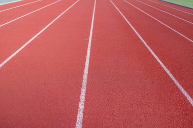 Kimse antrenman için atlet pistini ya da çalışan ray geçmişini boşaltmasın