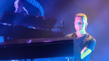 acıyor canlı performans rock Festivali en güzel şehir