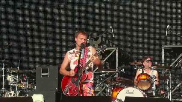 Ukrainska folkrock bandet vopli vidopliassova liveframträdande på rockfestival bästa staden — Stockvideo