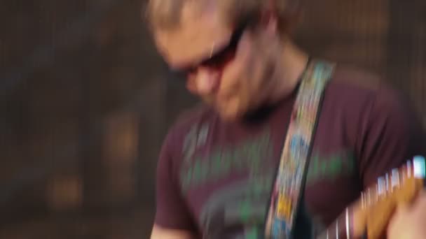 Actuación en vivo de Bi-2 en el festival de rock The Best City — Vídeos de Stock