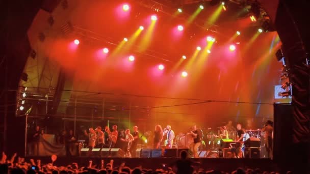 Ленинградское живое выступление на рок-фестивале "Лучший город" — стоковое видео