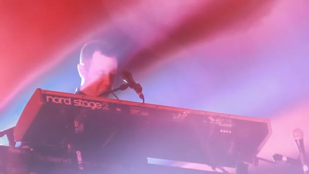 Hurts live performance at the rock festival The Best City — Stock Video