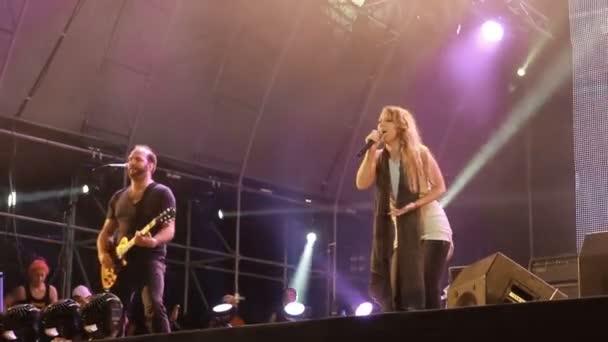 Живое выступление "Guano Apes" на рок-фестивале "The Best" — стоковое видео