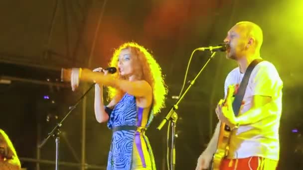 Leningrad élő előadás a rock fesztiválon a legjobb városi — Stock videók