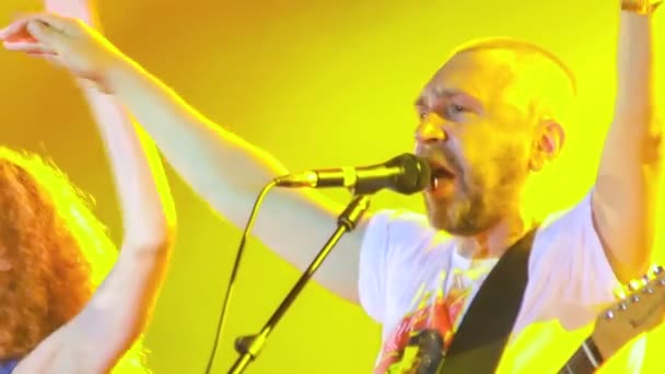 Actuación en vivo en Leningrado en el festival de rock The Best City — Vídeo de stock