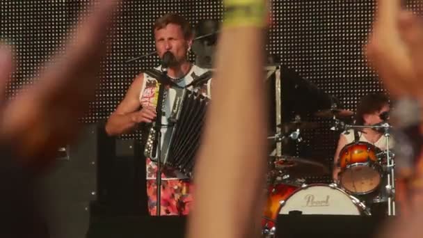 Vopli vidopliassova live-opname op het rockfestival de beste stad — Stockvideo