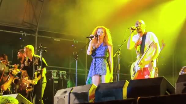 Actuación en vivo en Leningrado en el festival de rock The Best City — Vídeos de Stock