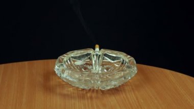 Adam alarak uzak Sigara