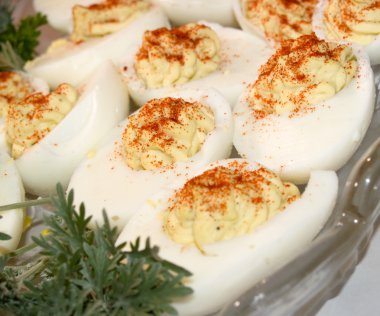 Baharatlı ve acılı yumurta