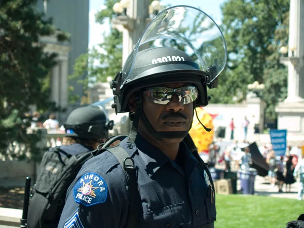 Polis erkek