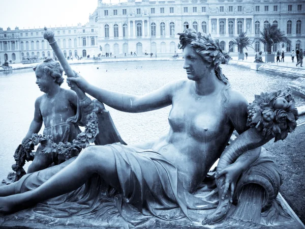 Statues hors Versailles en cyanotone — Photo