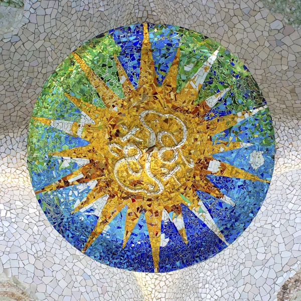 ayrıntı guell Park Barcelona'da renkli mozaik