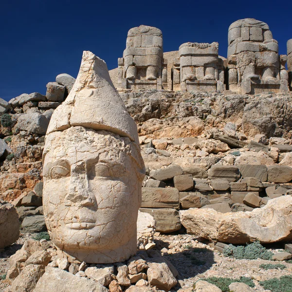 Stone head statues at Nemrut Mountain in Turkey — Stock Photo