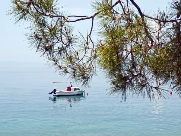 View at small boat on sea — Stock Photo, Image