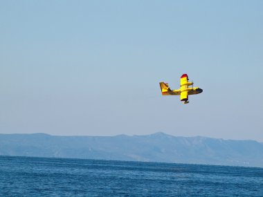 itfaiyeci uçak içinde hareket