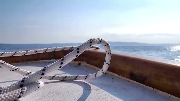 Човен на морі — стокове відео