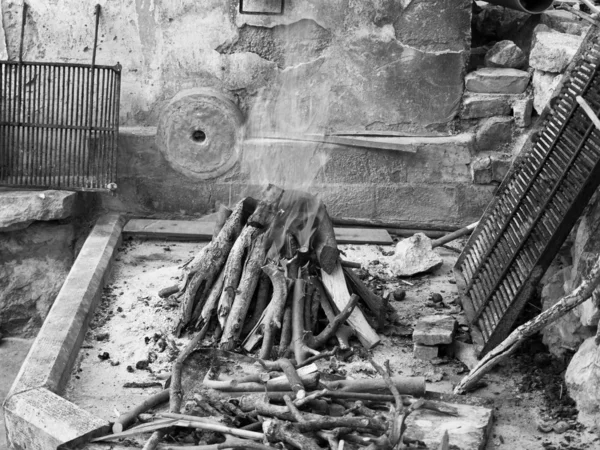 Traditional fireplace in old Dalmatian village — Stock Photo, Image