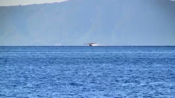 Flugzeuge landen im Zeitraffer auf See — Stockvideo