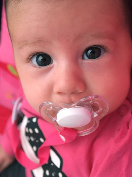 Bébé aux beaux yeux — Photo