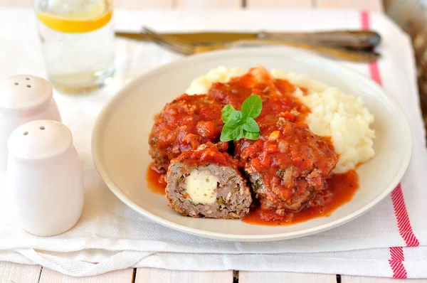 Köttbullar i tomatsås — Stockfoto