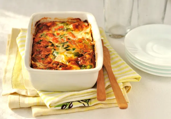 Cocción de salmón y verduras — Foto de Stock