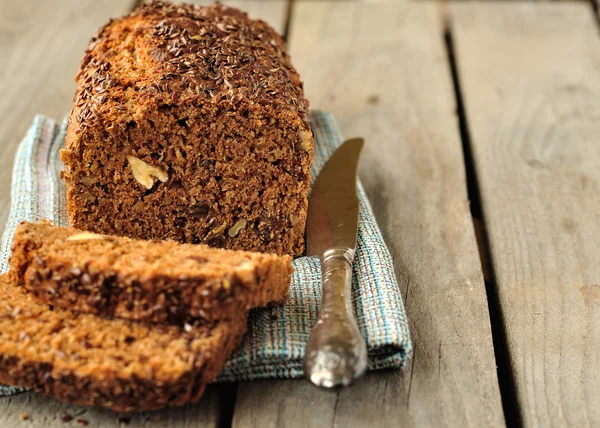 Hele korrels brood taart — Stockfoto