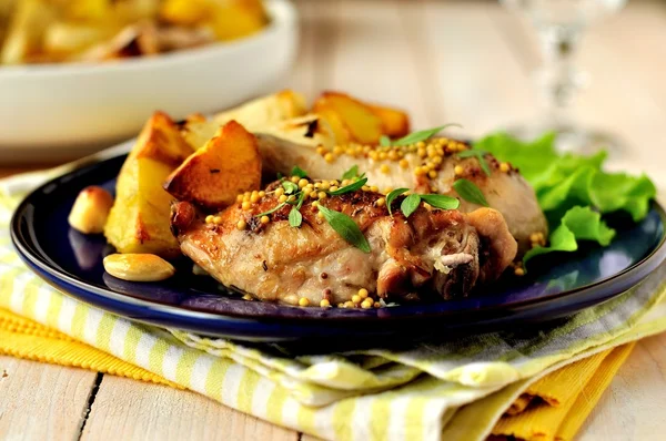 Asado de pollo y patata — Foto de Stock