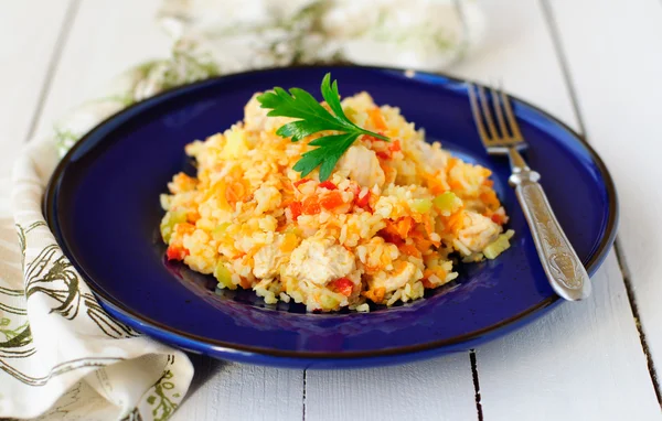 Reis mit Huhn und Gemüse — Stockfoto