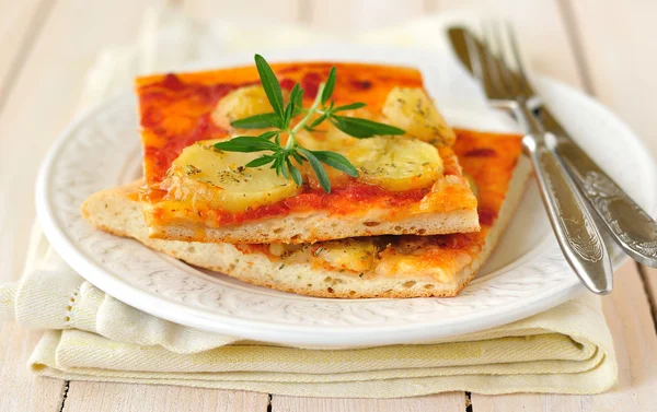 Kartoffelpizza — Stockfoto