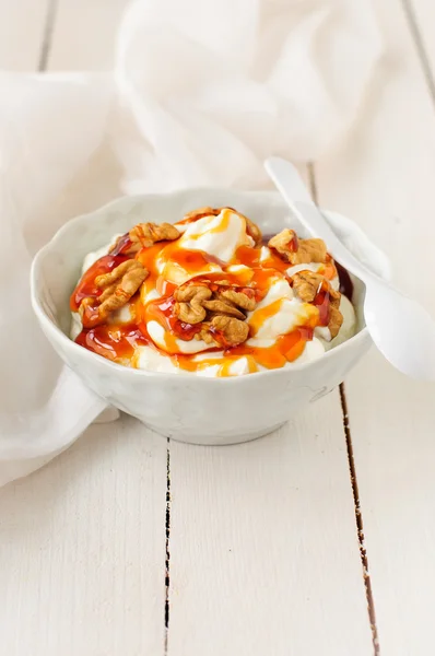 Greek Yoghurt in a Bowl — Stock Photo, Image